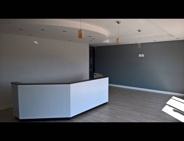 4,740M² OFFICE TO LET IN MEADOWDALE